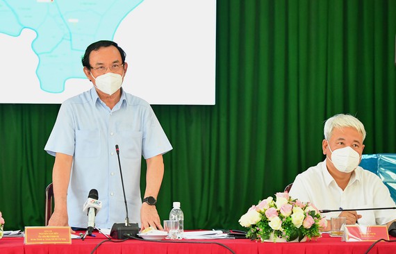 Bí thư Thành ủy TPHCM Nguyễn Văn Nên phát biểu trong buổi làm việc với quận 7 về phòng chống dịch Covid-19. Ảnh: VIỆT DŨNG
